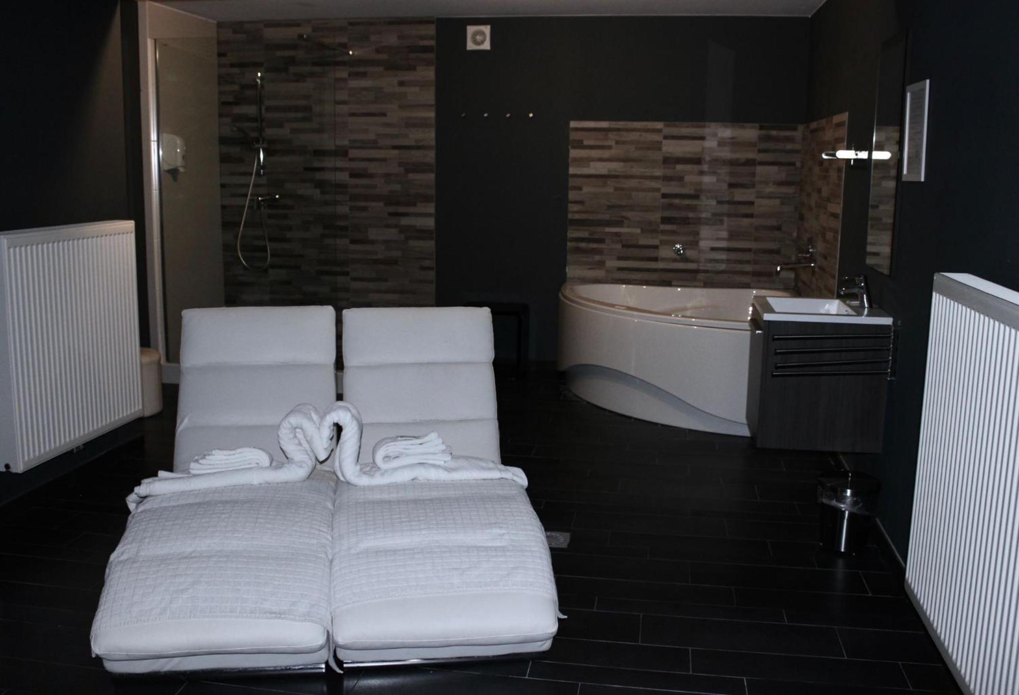 Hotel V E R O N E - Rooms&suites - - Rocourt 3*